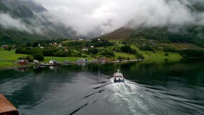 Skyssbåt i fjord
